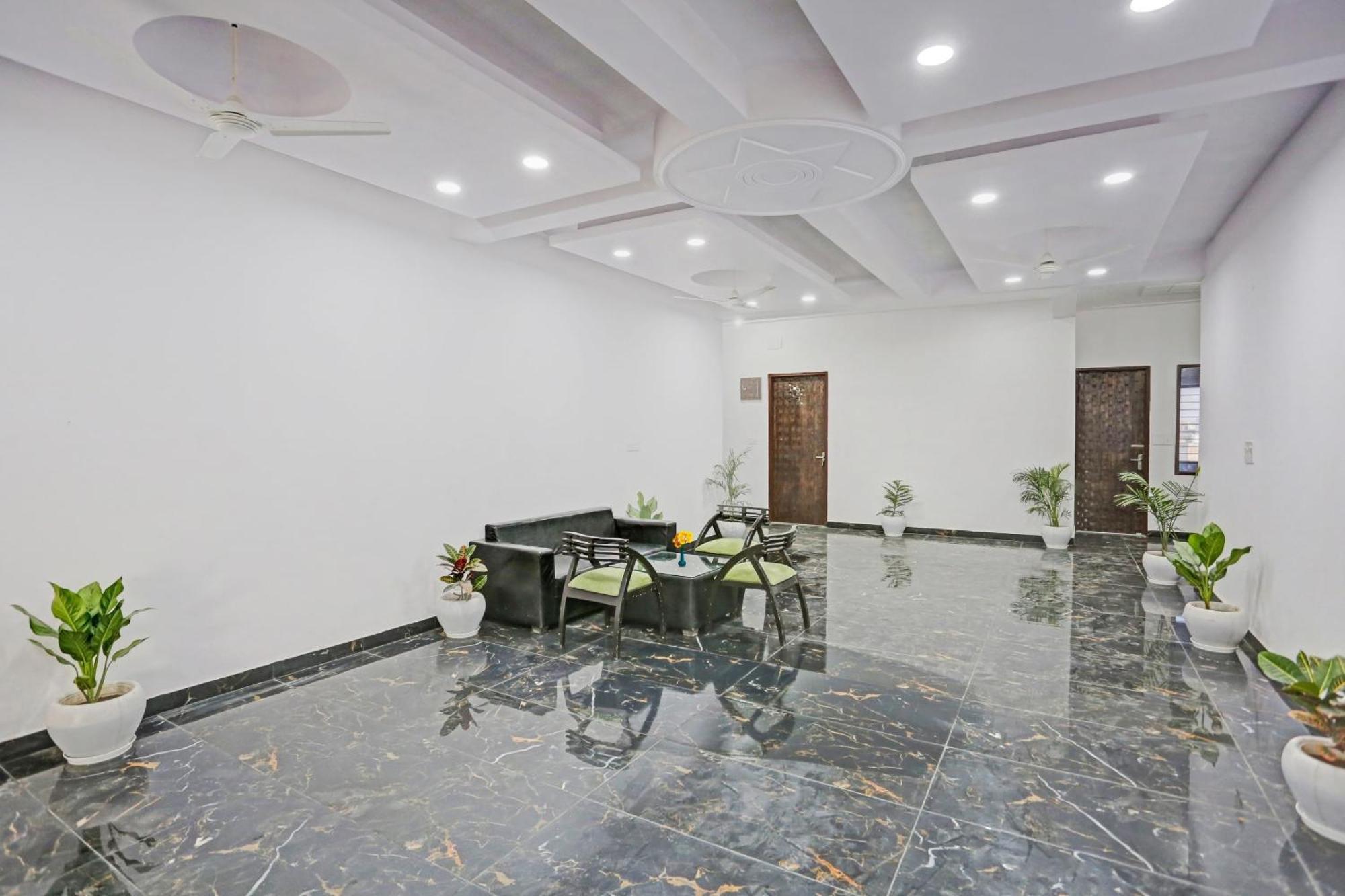 Hotel Collection O The Royal Fern Farrukhnagar Exterior foto